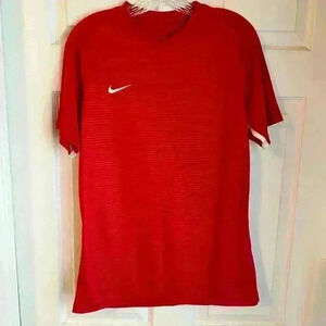 Nike Short Sleeve Dri-Fit Jersey Men's Medium Red Soccer Volleyball Golf